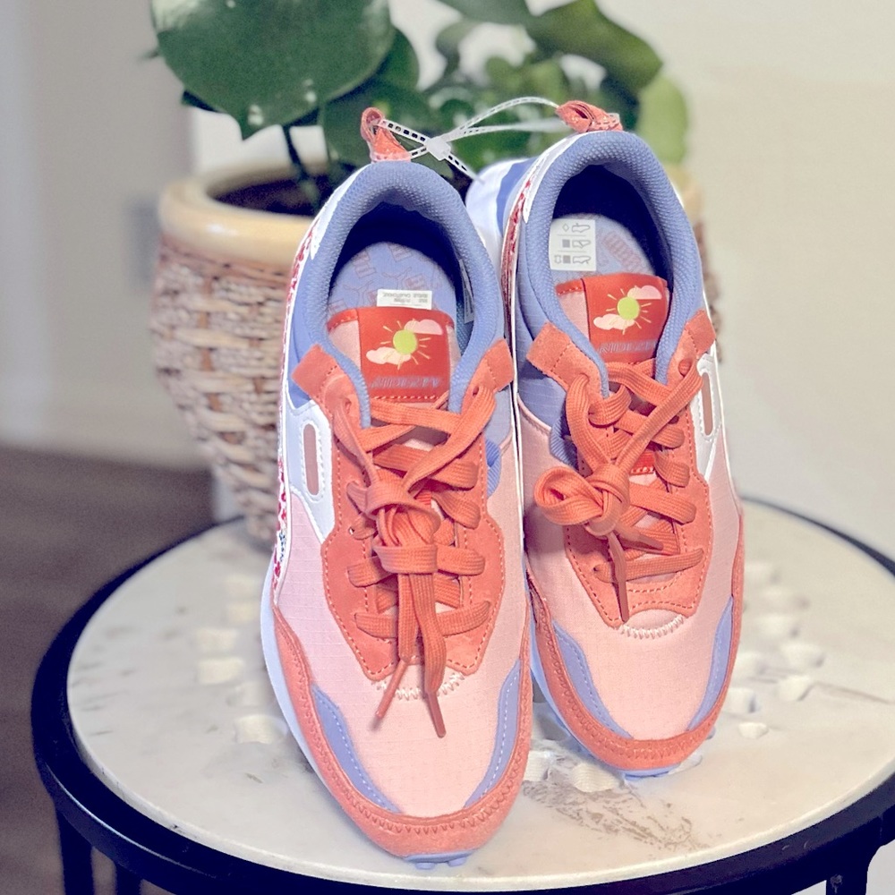 NEW Puma Rider FV Rainbow Sunset Girls with Hearts ❤️❤️